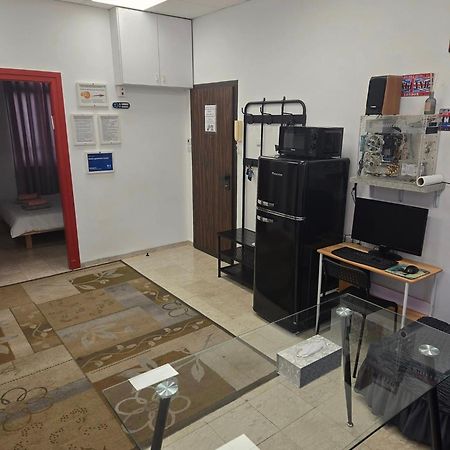 Apartment Comfy - For A Quiet, Family Holiday Without Parties 海法 外观 照片